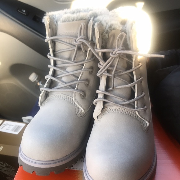 These are winter shoes and the brand name is GoodChoices. - Picture 6 of 8